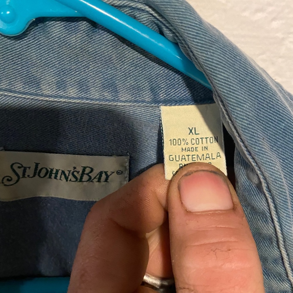 XL St. John’s Bay short sleeved button up - Picture 4 of 4